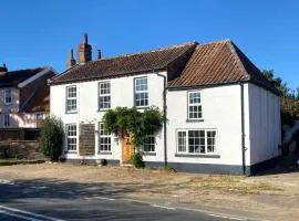 Carlton Cottage Country Retreat - Perfect for Ipswich - Aldeburgh - Southwold - Thorpeness - Sizewell B - Sizewell C - Sleeps 13