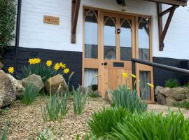 The Old Chapel Manton, Hotel in Manton