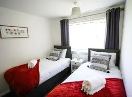 2BR-Gayton Apt-FREE Parking-WiFi-Full Kitchen-Workers