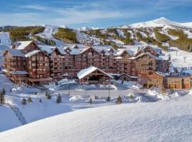 Luxury 3 Bedroom Ski In, Ski Out One Ski Hill Residence Located At The Base Of Peak 8 With Hot Tub Access