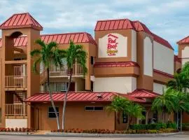 Red Roof Inn PLUS+ & Suites Naples Downtown-5th Ave S
