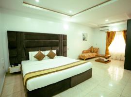 247 Luxury Hotel & Apartment Ajah, hotell i Lekki