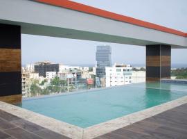 Mariolll 7th Floor Yellow Art Downtown Pool, holiday rental in Los Prados