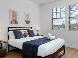 TWO Cozysuites with Pool Jacuzzi in Glendale 10&03