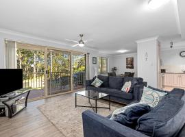 Perfect Location Near Collers Beach, pet-friendly hotel in Mollymook
