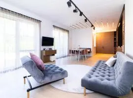 The Tourist 2BD/2BH APT, terrace+parking, by Cohost