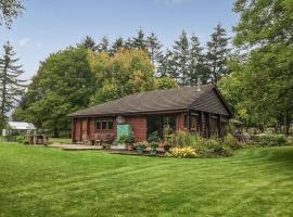 Ardle Lodge, holiday home in Enochdhu