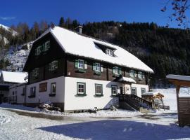 Der Perweinhof, ski resort in Donnersbachwald