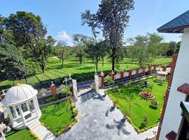 ํ๋ํธ๋ฅด์ ์์นํ ํธํ
Matoshree Club and Resort