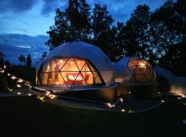 Luxury Glamp, kamp s luksuznim šatorima u gradu 'Bańska Niżna'