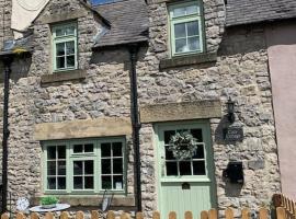Beautiful Cozy Cottage, walks, views, pubs = RELAX, hotel with parking in Tideswell