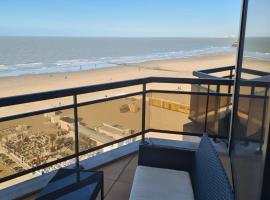 luxurious apartment with sea view: Blankenberge şehrinde bir tatil köyü