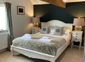 The Brosterfield Suite - Brosterfield Farm, cheap hotel in Bakewell