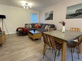 Harbourside, Luxurious Elegant Holiday home with Bike store - Sleeps 6, casa en Wick