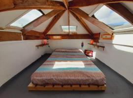 Climbing Suite with sky windows !, campsite in Santa Cruz de Tenerife
