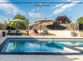 Villa des Oliviers : Sublime villa avec piscine chauffée et privée, terrasse de 185m², hotel v blízkosti zaujímavosti Agen Bon-Encontre Golf Club (Bon-Encontre)