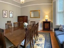 Villa with Park Views close to Liverpool Centre