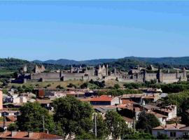 Studio avec parking vue sur la Cité de Carcassonne, povoljni hotel u gradu Karkason