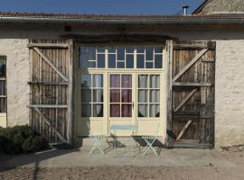 Gîte Saint-Bonnet-de-Rochefort, 3 pièces, 5 personnes - FR-1-489-181, allotjament vacacional a Saint-Bonnet-de-Rochefort