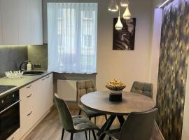 Just renovated 2 room apartment near the Palace, dovolenkový prenájom v destinácii Jēkabpils