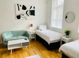 Midland Apartment- Studio