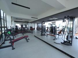 VRR Astoria Hotel & Convention Center, hotel v destinaci Bengalúr