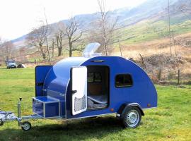 Darwin Teardrop Caravan for Hire from ElectricExplorers, hotel in Hawkshead