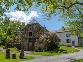 Refuge Out of the City, hotel in Arudy