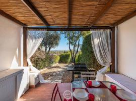 Casa Isabella - Your Oasis with a View, hotel en Santa Margherita di Pula