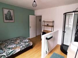 Cozy house for 8 people near LILLE, goedkoop hotel in Tourcoing