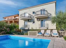 Stunning Home In Linardici With 6 Bedrooms, Wifi And Outdoor Swimming Pool