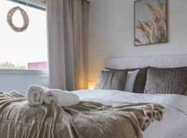 Penthouse with Sauna - King Size Bed - Free WiFi!