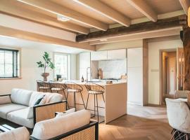 Luxe stolpboerderij vol sfeer én authentieke details voor 4 in Twisk, хотел в Twisk