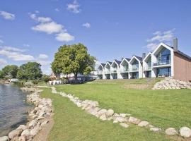 Chalet M&ouml;wenblick R&uuml;gen mit Meerblick, Sauna und Kamin ชาเลต์ในAlt Reddevitz