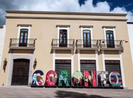 Hotel Paseo Santiago, five-star hotel in Coroneo