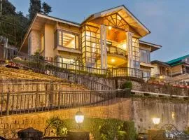 StayVista at Stonehill Manor 3BR with Outdoor Sitting, Bonfire