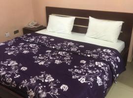 TOPFAJ HOTEL AND SUITES, hotel v destinaci Ilerin