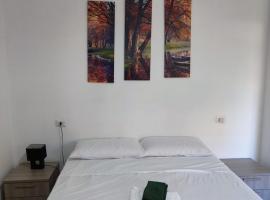 Rooms for rent 67, hotel para famílias em Sassari