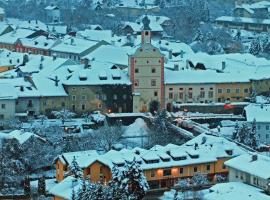 Hotel Restaurant Platzer, hotelli kohteessa Gmünd in Kärnten