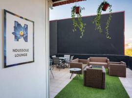 Ndussole Guest House, hotel v Portu