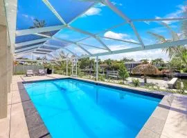 Waterfront Oasis Re-Done Throughout! 1 Mile From Winterberry Beach Access Pt