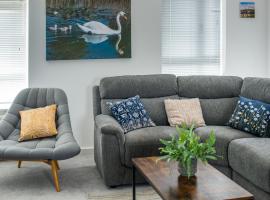 Cambridge Orchard Apartments - 2 double bedrooms, place to stay in Cambridge