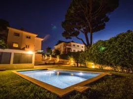 188 Apartments - Estrelícia - pool and balcony