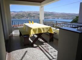 Apartments Pavicic Marija, guest house in Pag