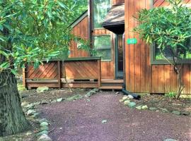 Big Boulder Lake and Ski!!!!, ξενοδοχείο σε Lake Harmony