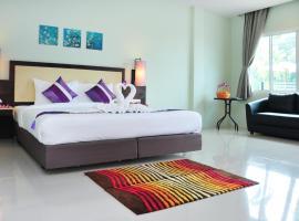AM Surin Place - SHA Extra Plus – hotel w mieście Surin Beach