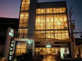 Uno Hotel
