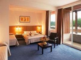 Escale Oceania Les Sittelles, hotel v destinaci Montfort-le-Gesnois