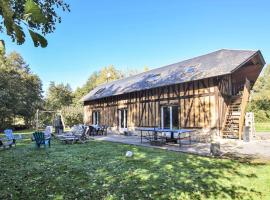 Lovely Home In Bonneville-la-louvet With Kitchen, počitniška hiška v mestu Bonneville-la-Louvet