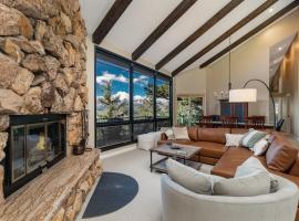 The Cedars Luxury Home At Windcliff Home: Estes Park şehrinde bir otel